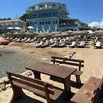 Golden Coast Boutique - Luxury Living Lägenhetshotell 4*