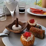 Golden Coast Boutique - Luxury Living Lägenhetshotell 4*