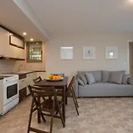 Golden Coast Boutique - Luxury Living 4*