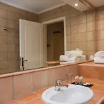 Golden Coast Boutique - Luxury Living Lägenhetshotell Kypseli
