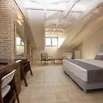 Golden Coast Boutique - Luxury Living Lägenhetshotell Kypseli