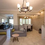 Golden Coast Boutique - Luxury Living Lägenhetshotell 4*