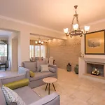 Golden Coast Boutique - Luxury Living Kypseli