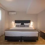 Golden Coast Boutique - Luxury Living Kypseli