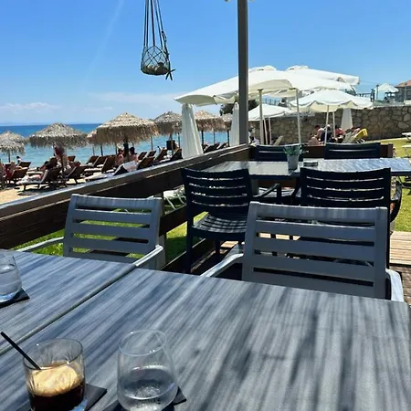 Golden Coast Boutique - Luxury Living Hotel de apartamente 4*