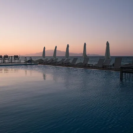 Aparthotel Golden Coast Boutique - Luxury Living