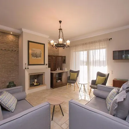 Golden Coast Boutique - Luxury Living Kypseli