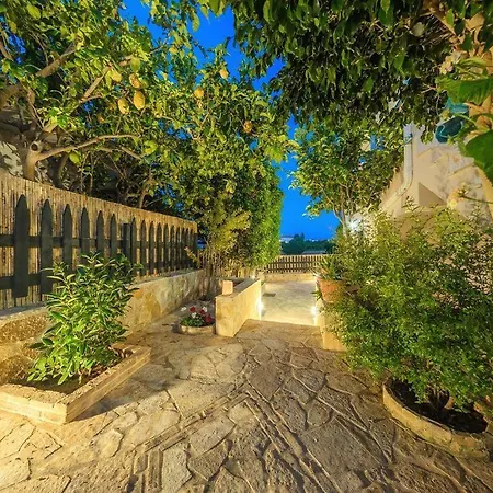 Appart hôtel Golden Coast Boutique - Luxury Living 4*