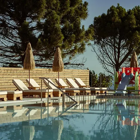 Golden Coast Boutique - Luxury Living Kypseli