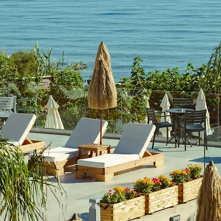Golden Coast Boutique - Luxury Living Hotel de apartamente 4*