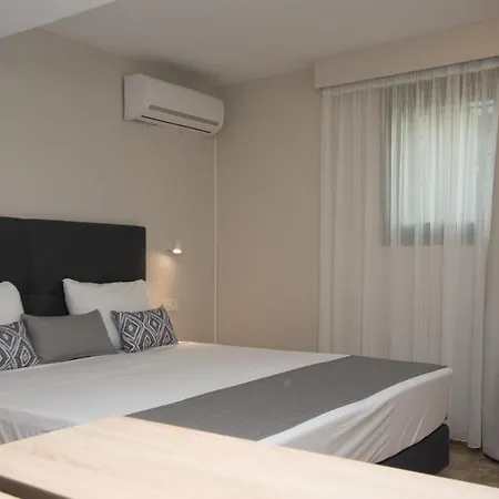 Golden Coast Boutique - Luxury Living 4*