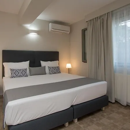 Golden Coast Boutique - Luxury Living 4*