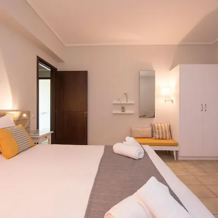 Golden Coast Boutique - Luxury Living 4* Kypseli