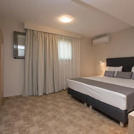 Aparthotel Golden Coast Boutique - Luxury Living Kypseli