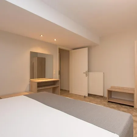Golden Coast Boutique - Luxury Living Hotel apartamentowy Kypseli