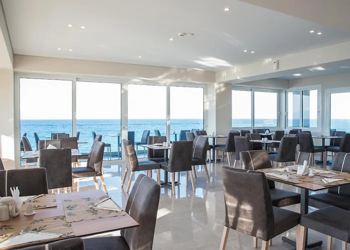 Golden Coast Boutique - Luxury Living 4*