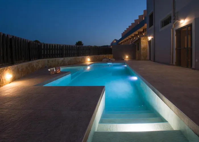 شقة فندقية Golden Coast Boutique - Luxury Living 4*