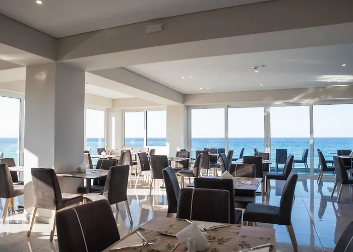 Golden Coast Boutique - Luxury Living 4* Kypseli