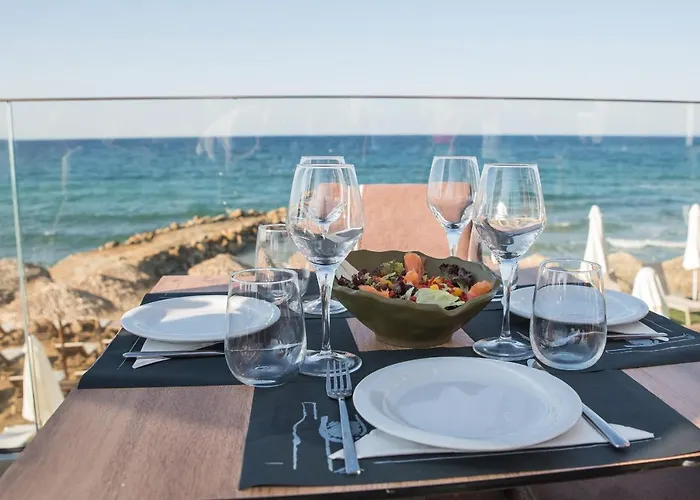 Golden Coast Boutique - Luxury Living 4* Kypseli