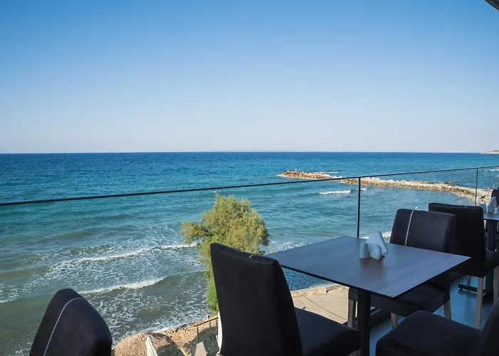 Golden Coast Boutique - Luxury Living 4*
