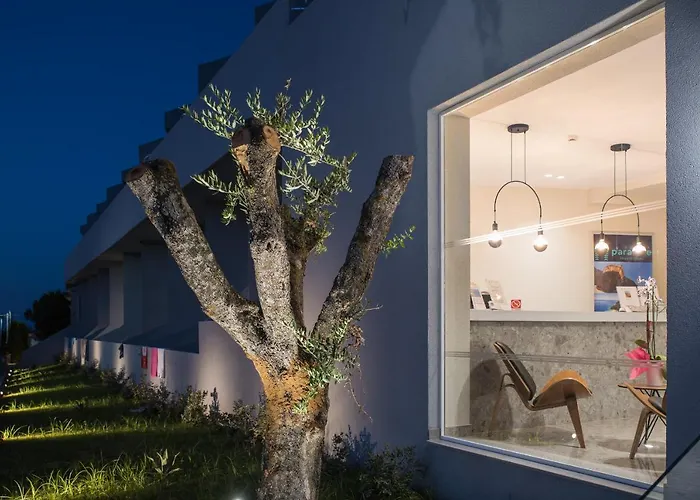 Golden Coast Boutique - Luxury Living 4*