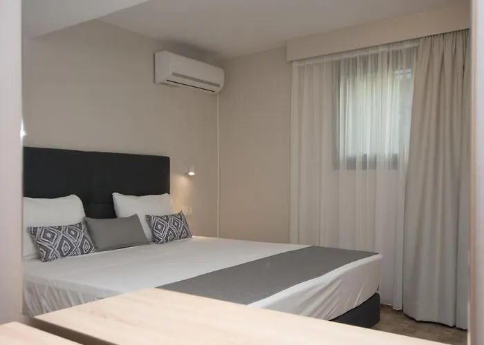 Golden Coast Boutique - Luxury Living 4*