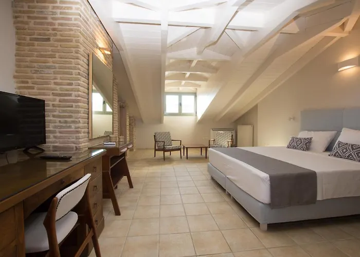 Golden Coast Boutique - Luxury Living شقة فندقية Kypseli