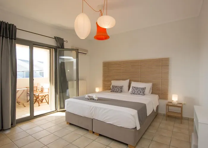 Golden Coast Boutique - Luxury Living 4* Kypseli