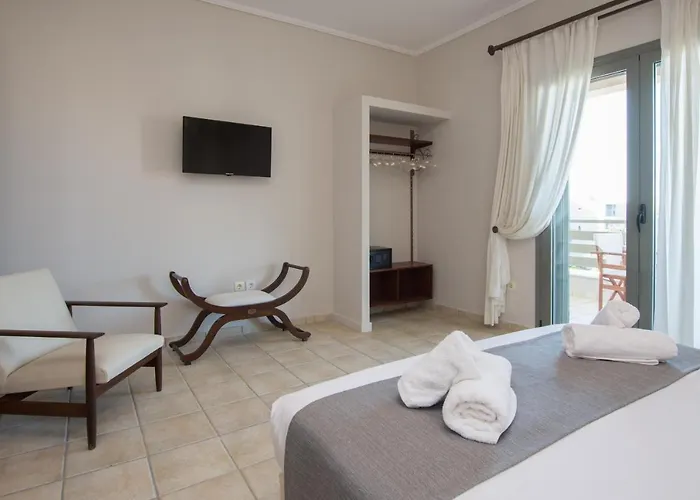 Golden Coast Boutique - Luxury Living Kypseli