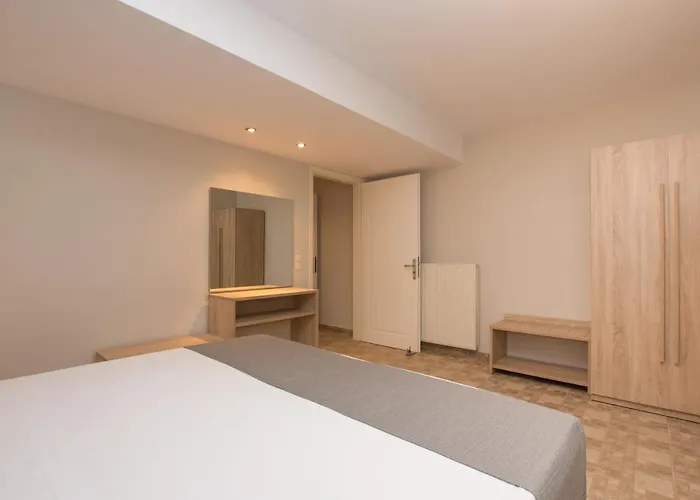 Golden Coast Boutique - Luxury Living شقة فندقية Kypseli