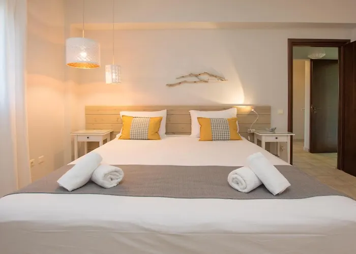 Golden Coast Boutique - Luxury Living شقة فندقية Kypseli