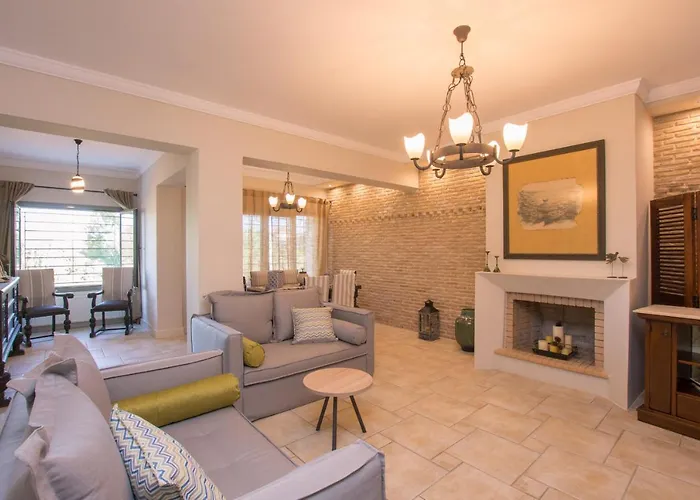 Golden Coast Boutique - Luxury Living Kypseli