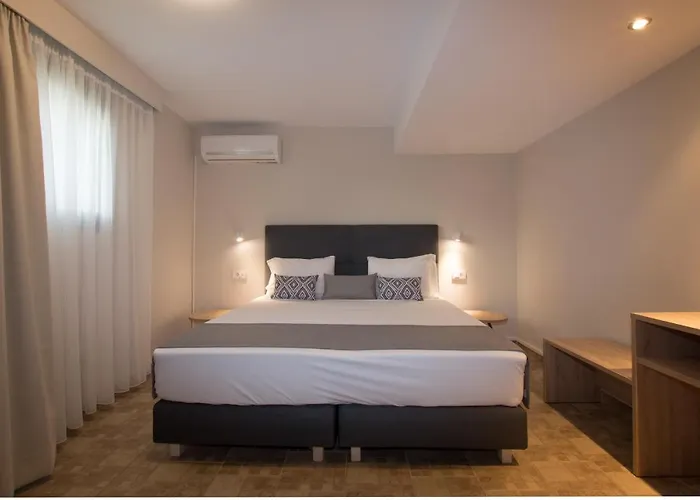 Golden Coast Boutique - Luxury Living Kypseli