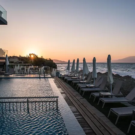 Golden Coast Boutique - Luxury Living Apartahotel