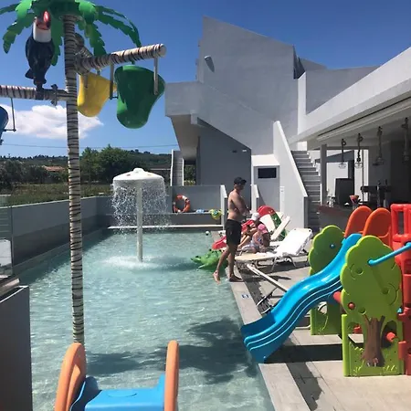 Lejlighedshotel Golden Coast Boutique - Luxury Living