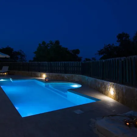 Apartahotel Golden Coast Boutique - Luxury Living Kypseli