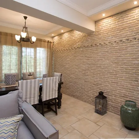 Apartahotel Golden Coast Boutique - Luxury Living