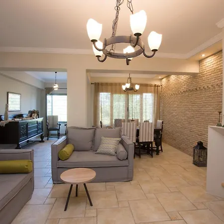Golden Coast Boutique - Luxury Living Hotel apartamentowy 4*